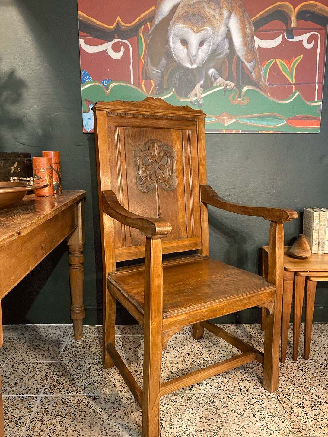 Art Nouveau oak hall chair