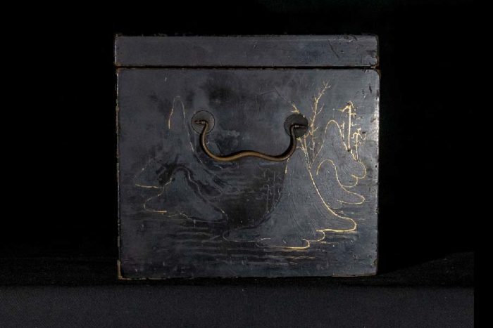 Chinese Black lacquer box