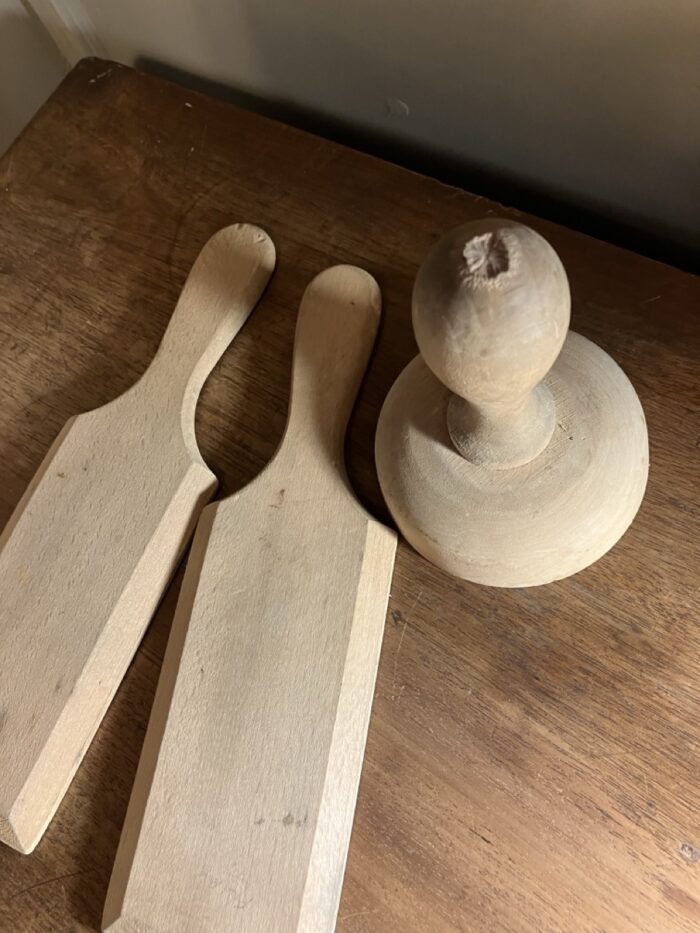 Antique hand-carved butter stamp and pats - Image 3