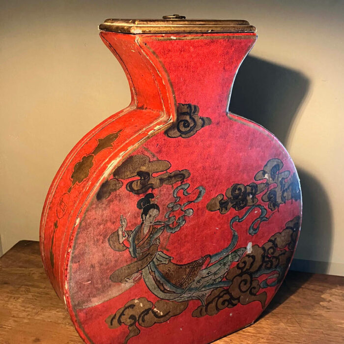 Chinese chinoiserie dried flower vase